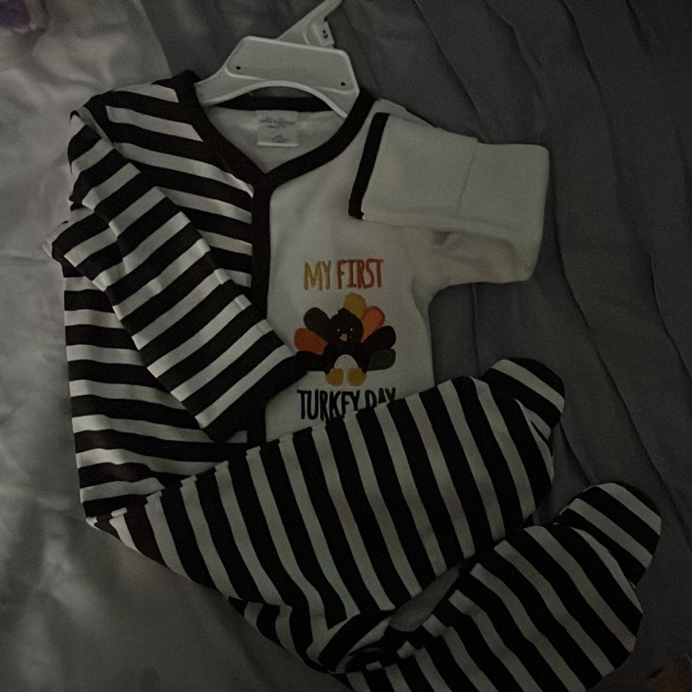 NWT my first turkey day onesie for 6 months - Picture 2 of 5
